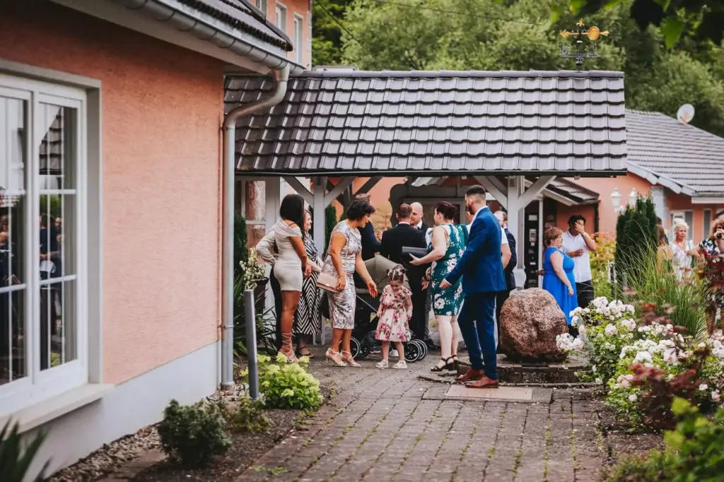 hochzeitsfotograf-stuttgart-sven-herbst-gasthaus-obere-saege-niedereschach-carina-denis-665