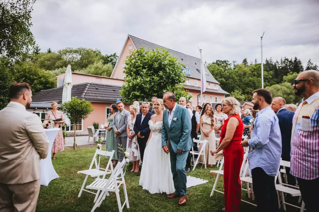 hochzeitsfotograf-stuttgart-sven-herbst-gasthaus-obere-saege-niedereschach-carina-denis-742