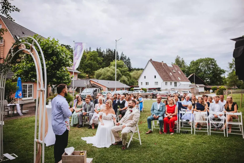 hochzeitsfotograf-stuttgart-sven-herbst-gasthaus-obere-saege-niedereschach-carina-denis-797