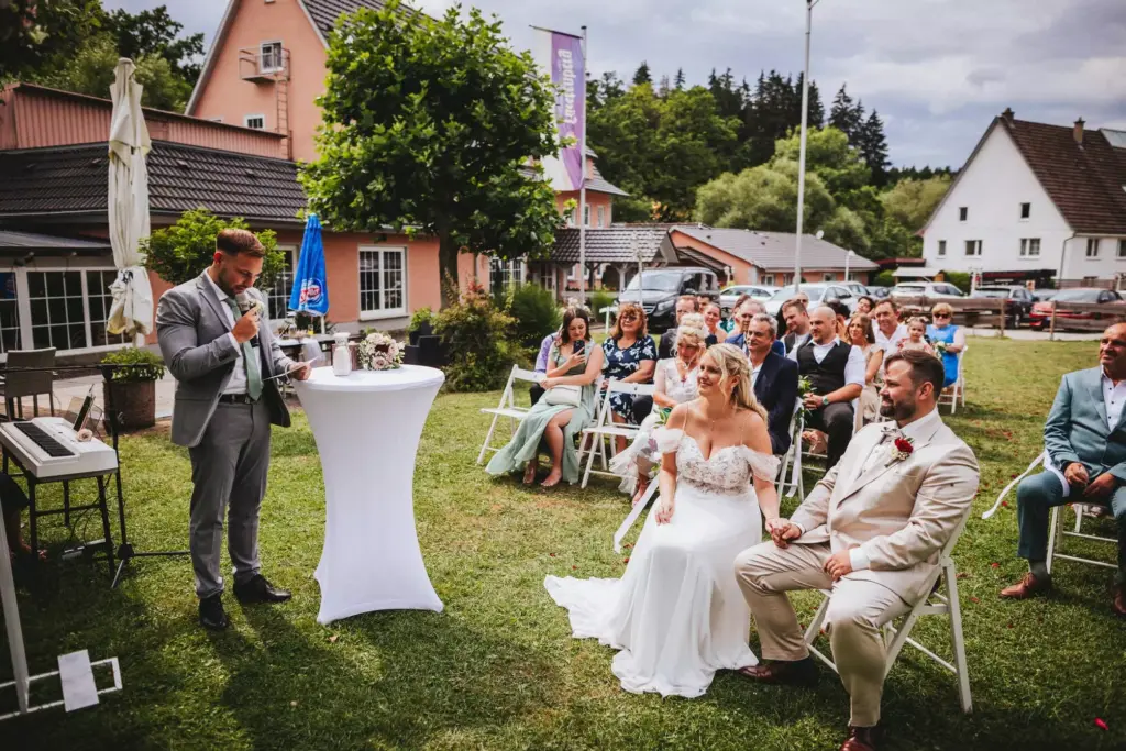 hochzeitsfotograf-stuttgart-sven-herbst-gasthaus-obere-saege-niedereschach-carina-denis-825